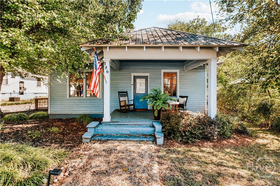 186 First Street Property Photo 2