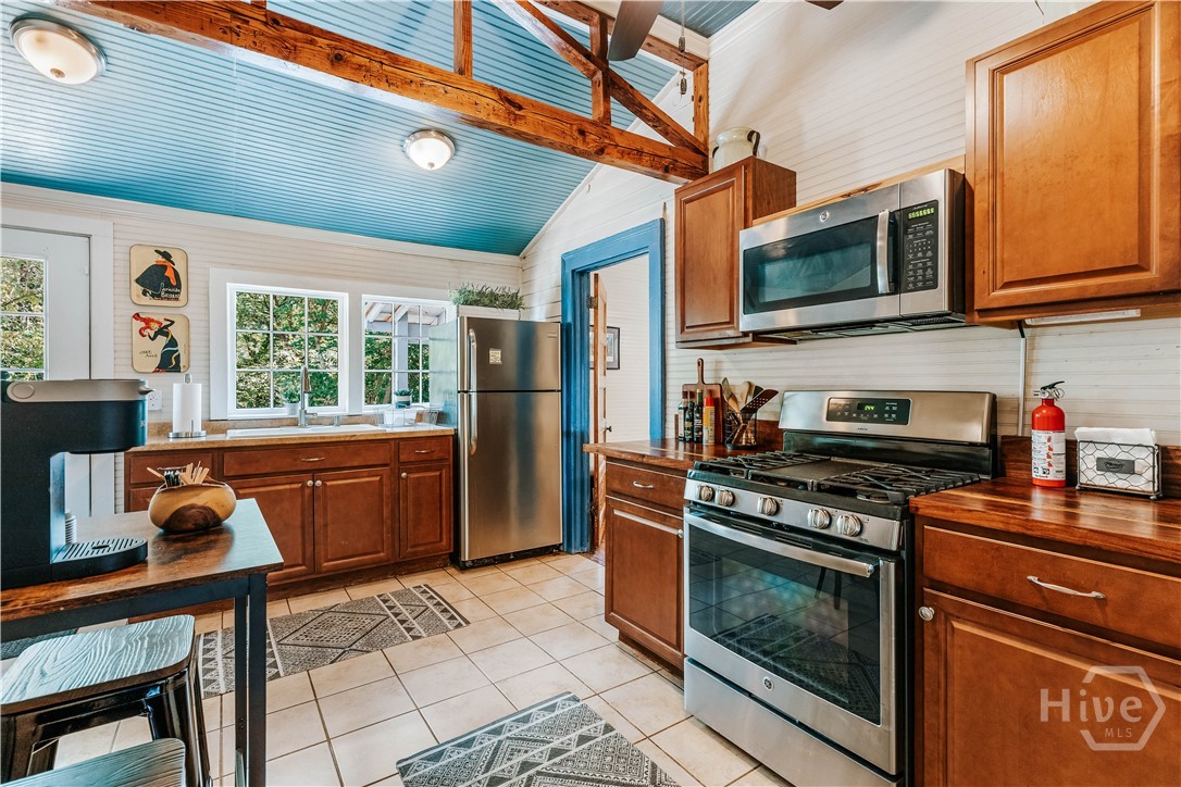 186 First Street Property Photo 14