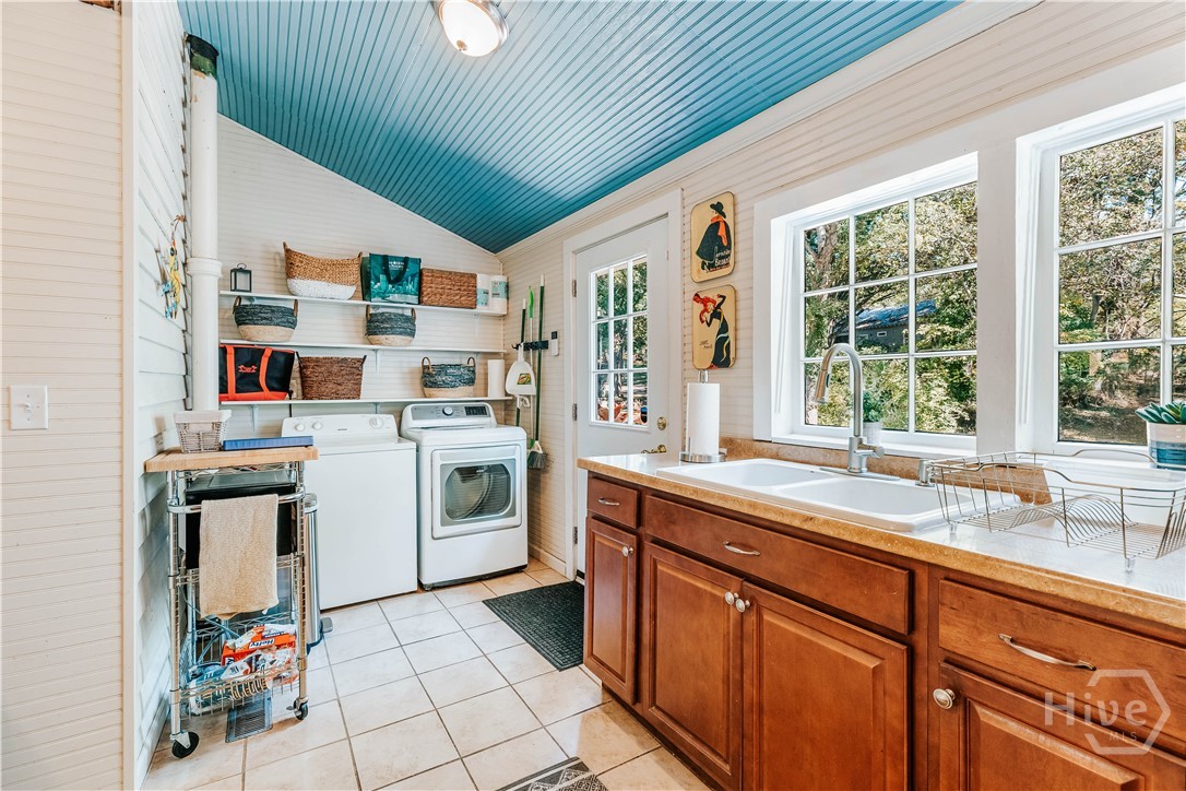 186 First Street Property Photo 19