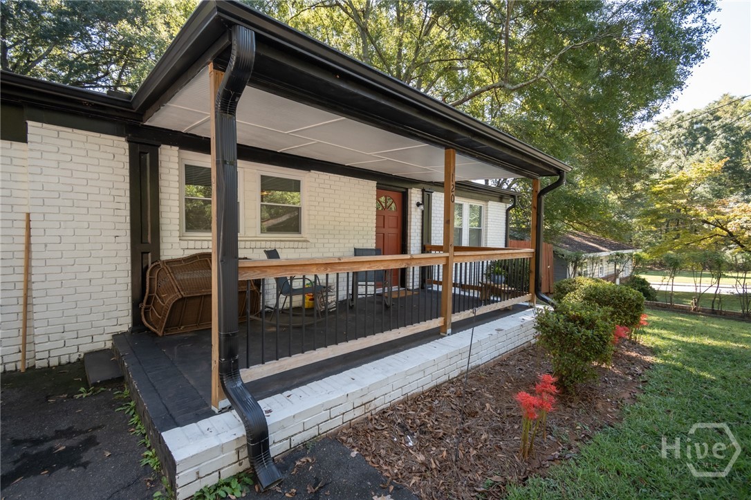 120 Hillside Street Property Photo 3