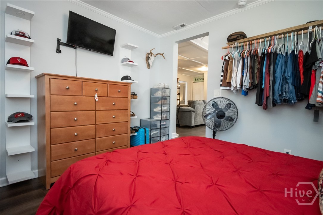 120 Hillside Street Property Photo 23