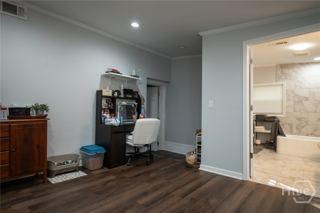 120 Hillside Street Property Photo 33