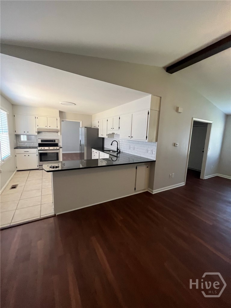 355 The Plaza Property Photo 3
