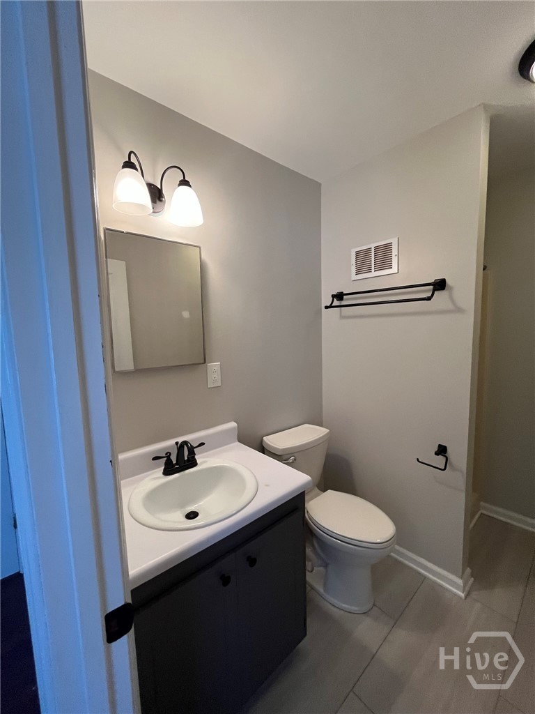 355 The Plaza Property Photo 7