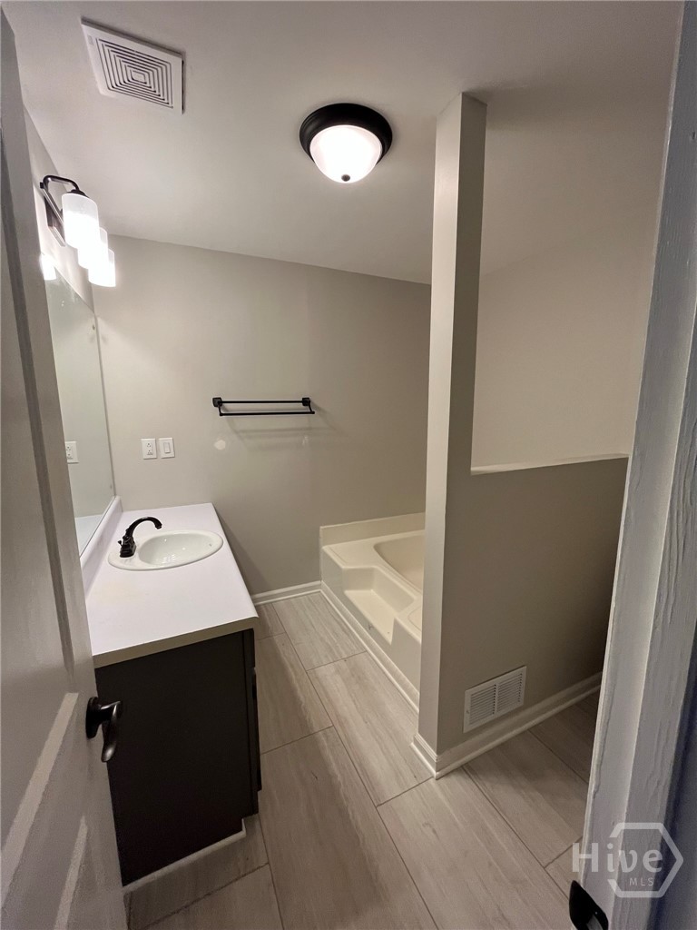 355 The Plaza Property Photo 8