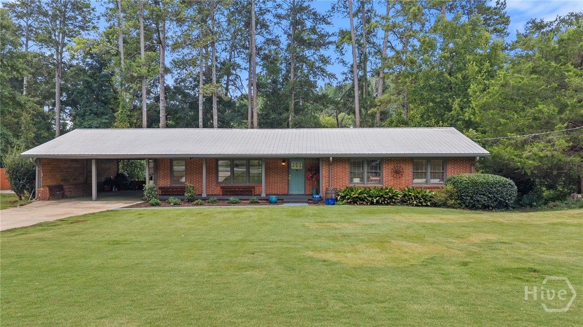 535 Riverhill Property Photo 3