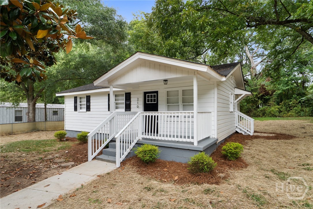 210 Douglas Street Property Photo 1