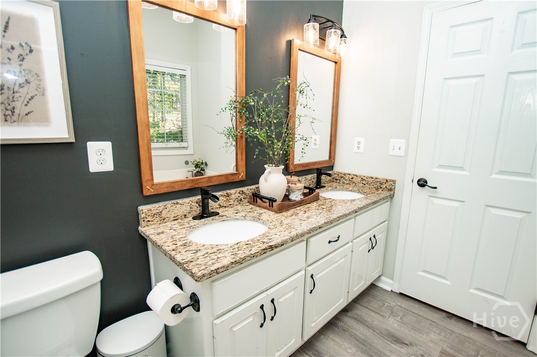 5727 Kings Court Property Photo 24