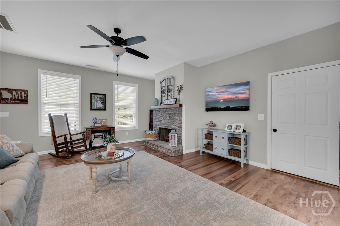 1377 Charleston Avenue Property Photo 4