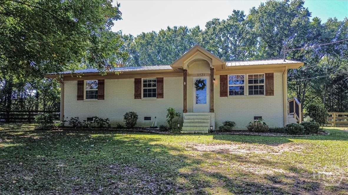 1521 Aiken Road Property Photo 1