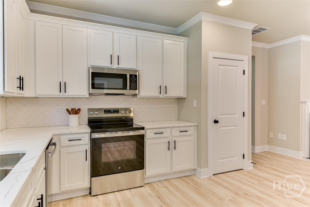 1165 Watersedge Cove Property Photo 13