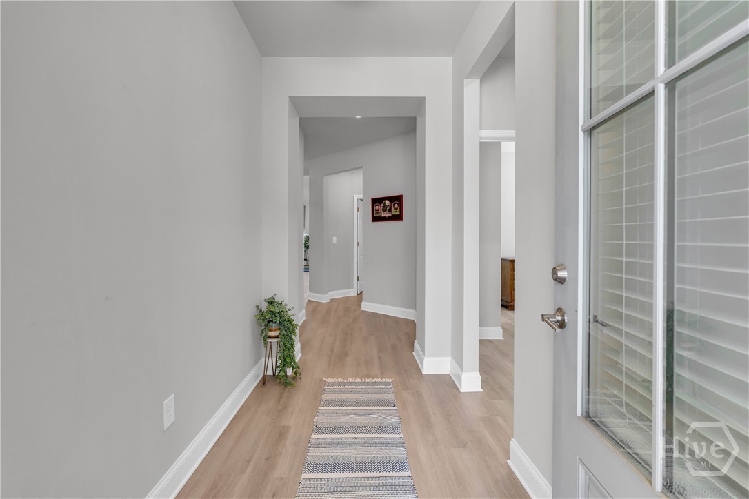 158 Applewood Way Property Photo 4