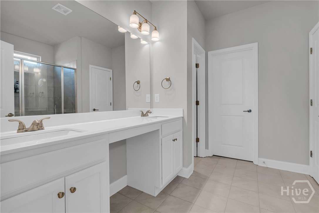 158 Applewood Way Property Photo 13