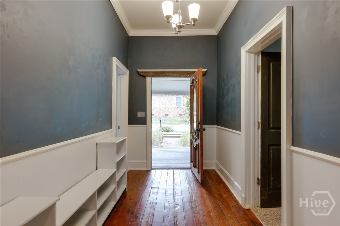 291 Athens Avenue Property Photo 4