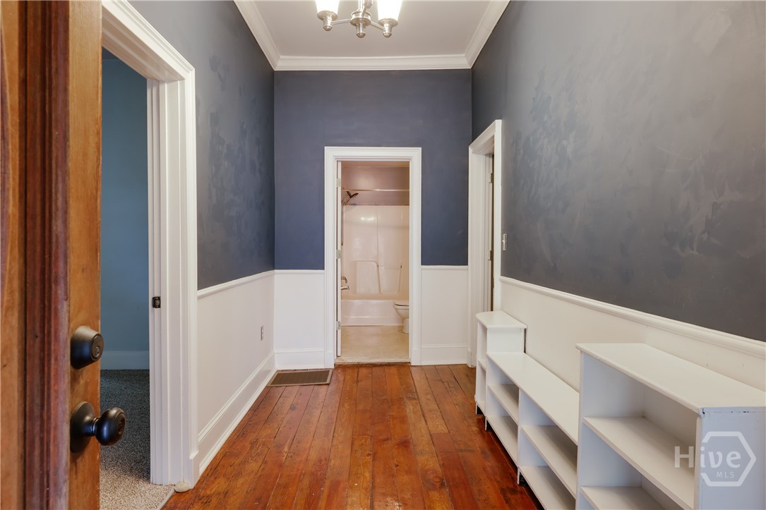 291 Athens Avenue Property Photo 5