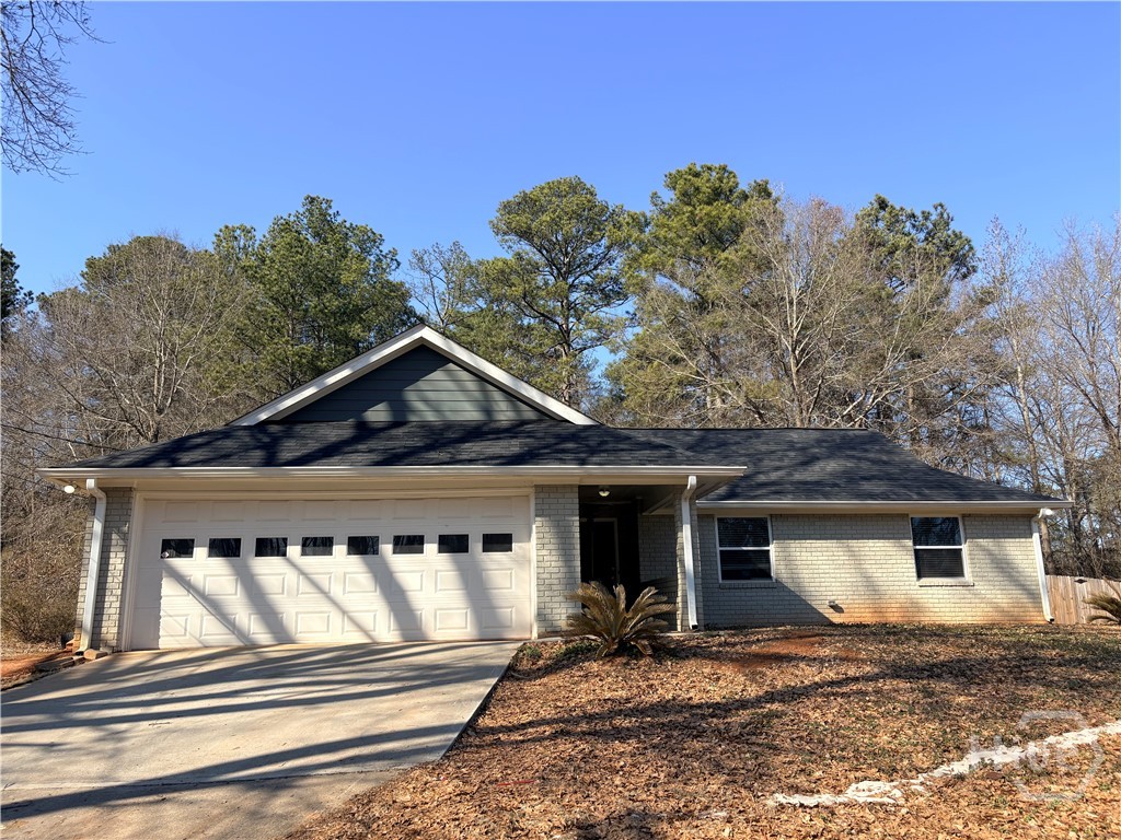 1020 Crooked Creek Road Property Photo 1