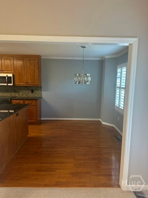 655 St Ives Drive Property Photo 9
