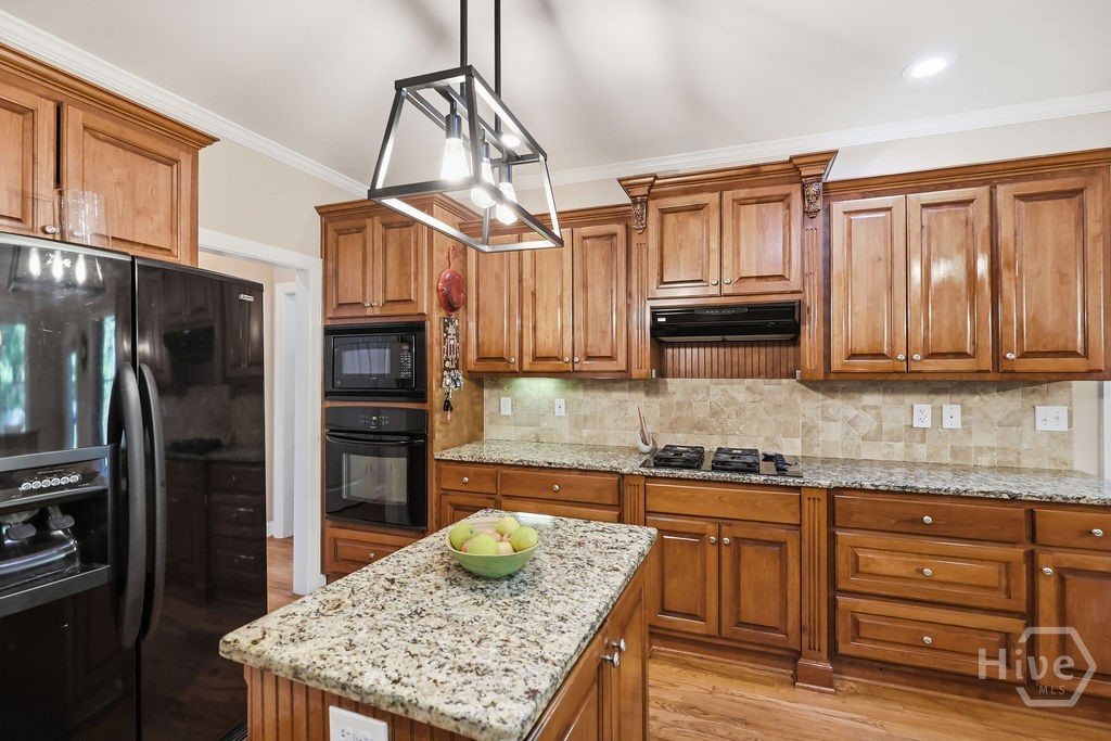 1040 Pin Oak Court Property Photo 35