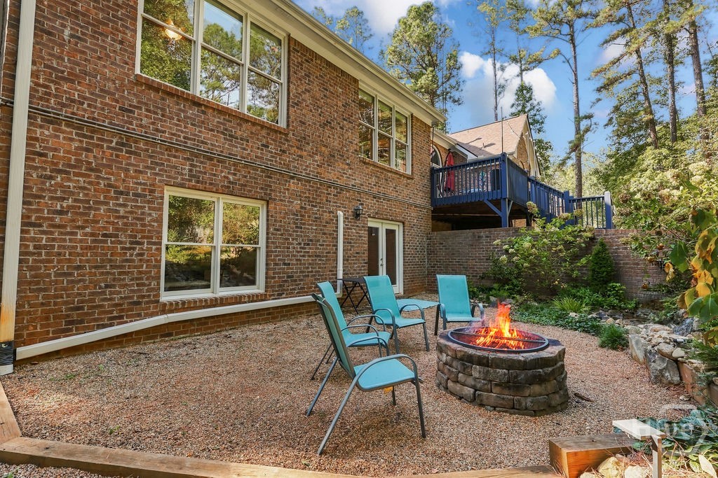 1040 Pin Oak Court Property Photo 63