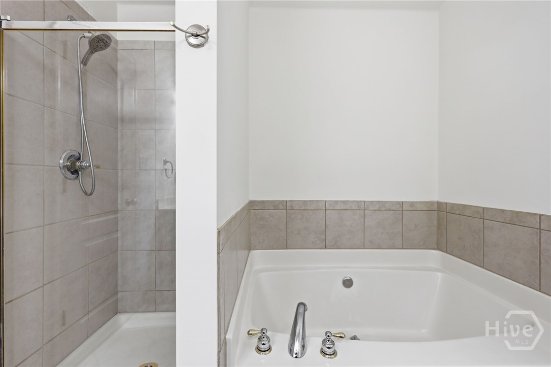 302 Hampton Park Drive Property Photo 26