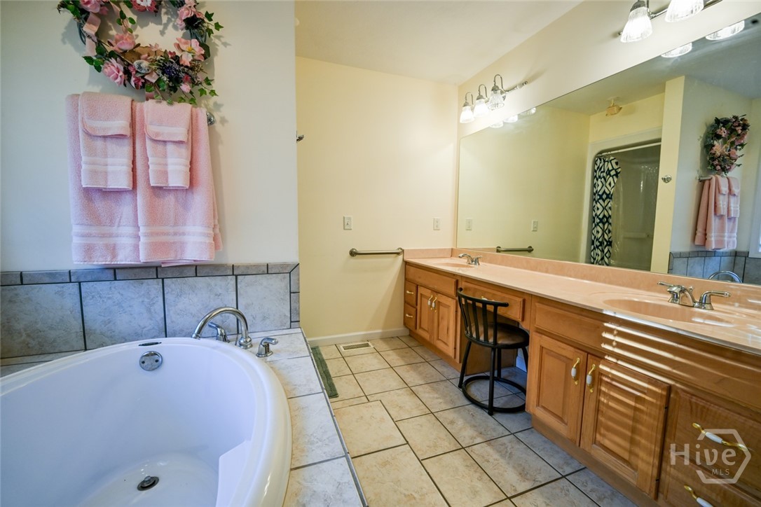4330 Damascus Road Property Photo 25