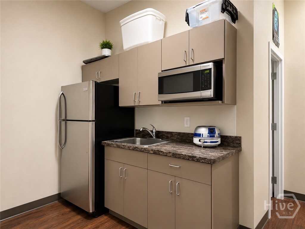 250 Carriage Lane Property Photo 7