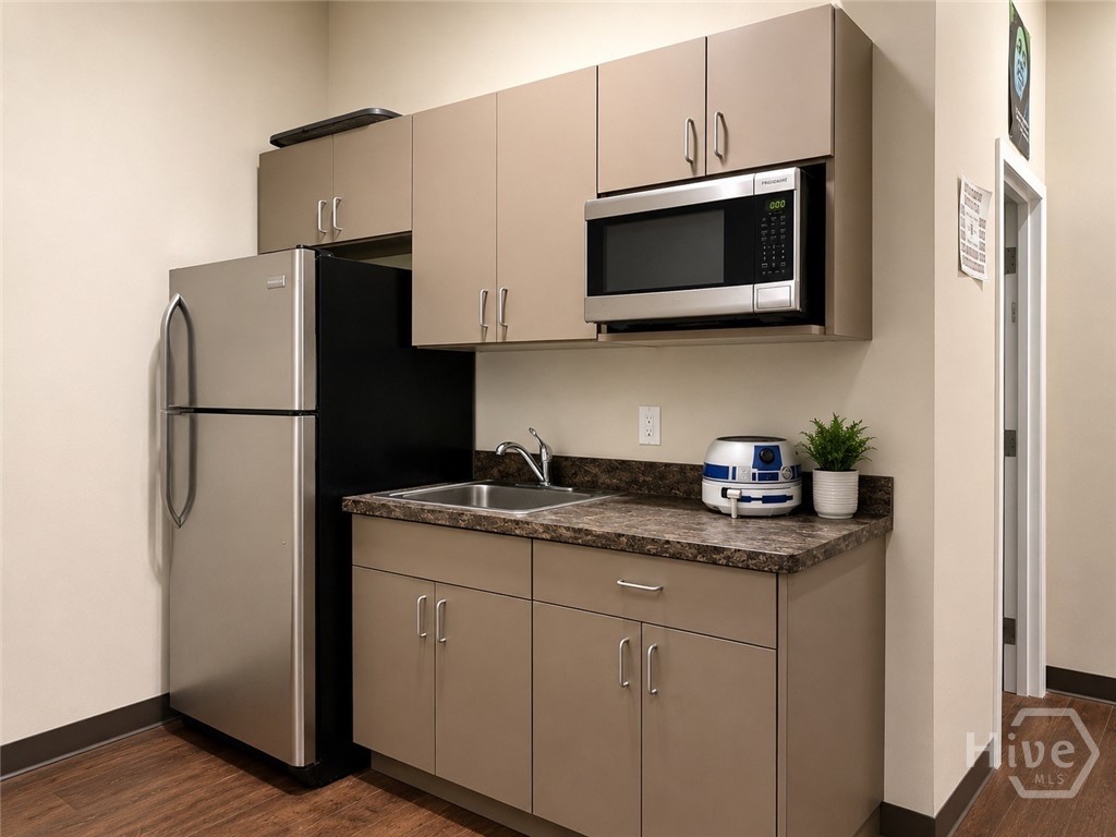 250 Carriage Lane Property Photo 8