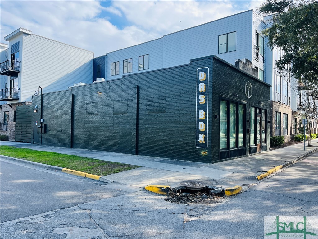 1006 E Broad Street Property Photo 3