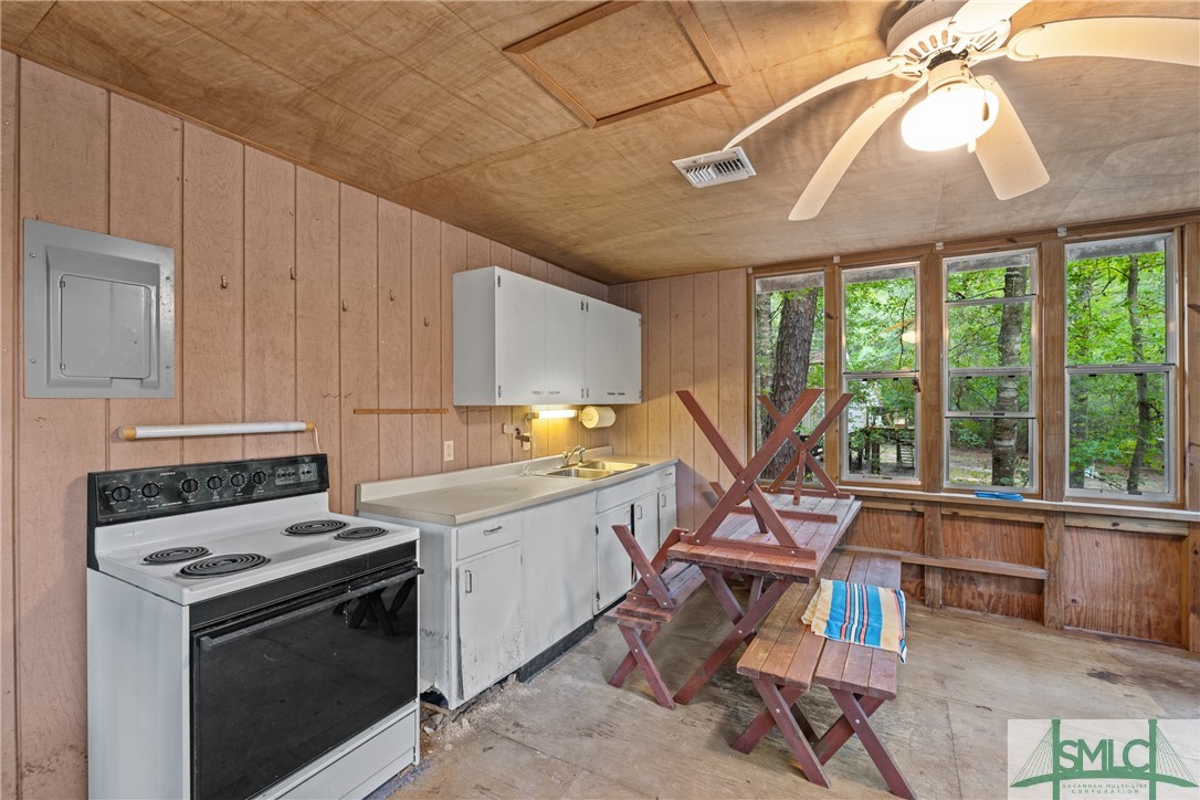 628 Riverside Drive Property Photo 15