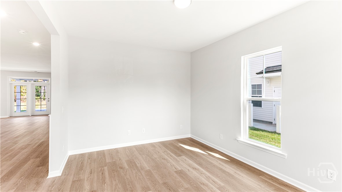 148 Como Drive Property Photo 4