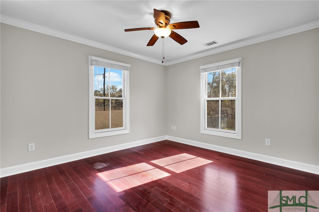836 E Park Avenue Property Photo 30