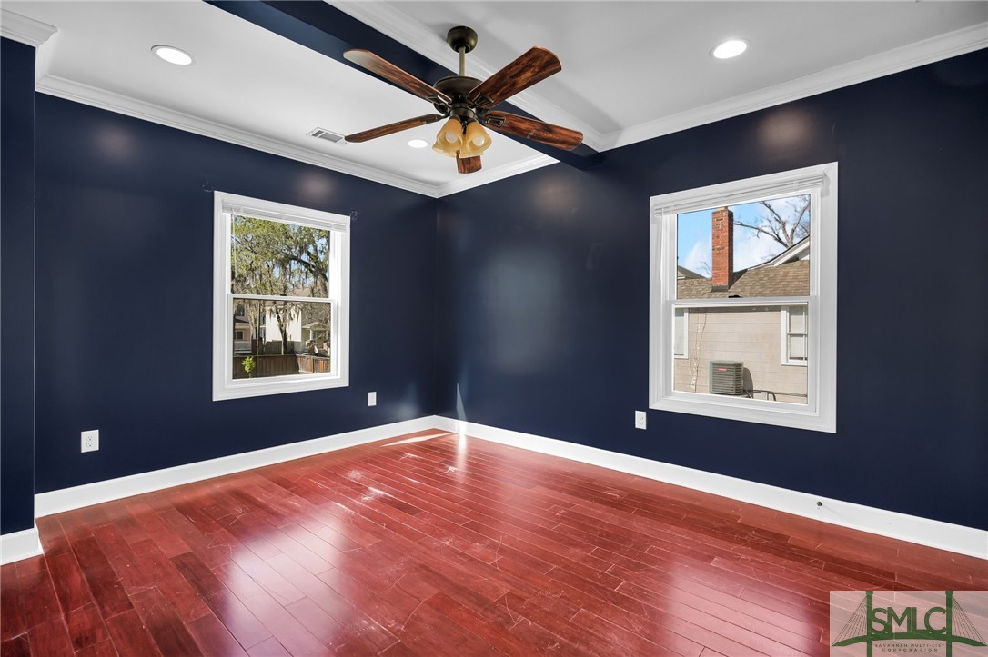 836 E Park Avenue Property Photo 33