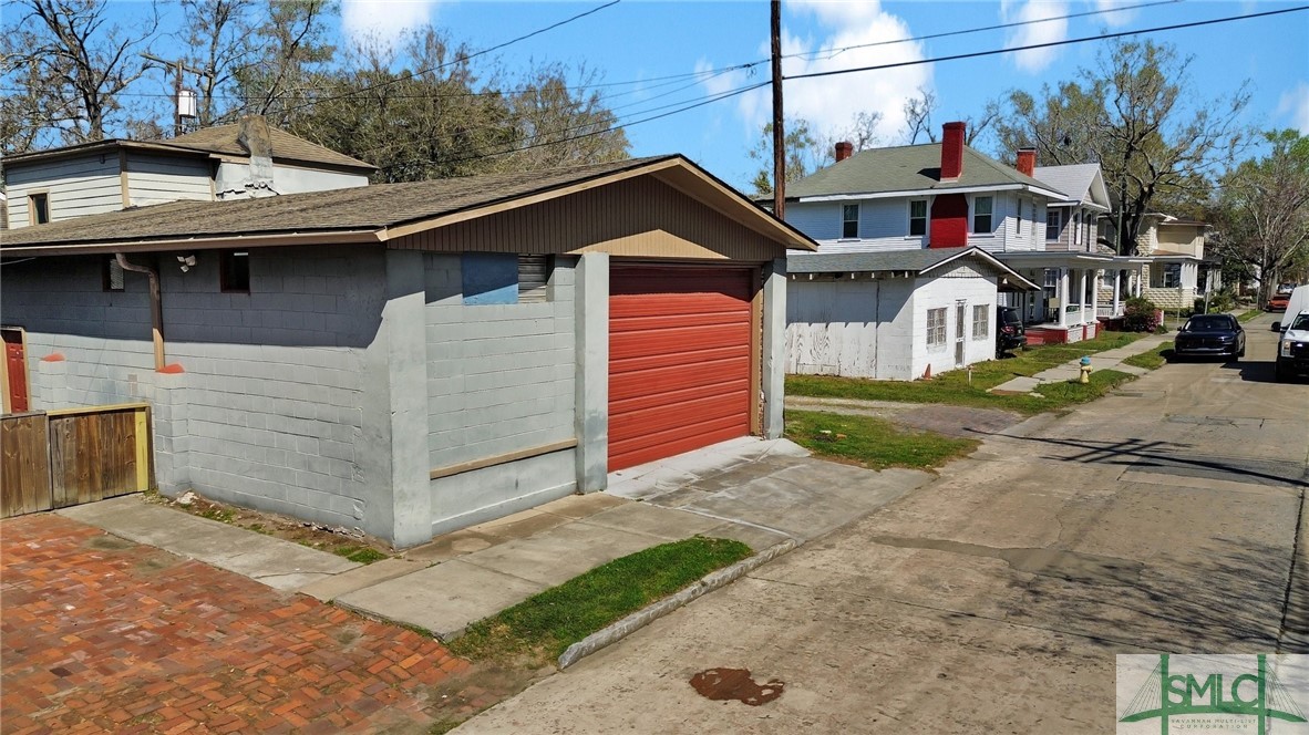 836 E Park Avenue Property Photo 48