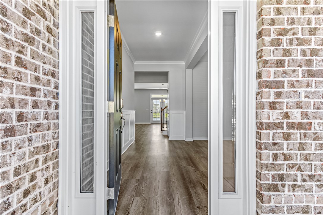 153 Como Drive Property Photo 4