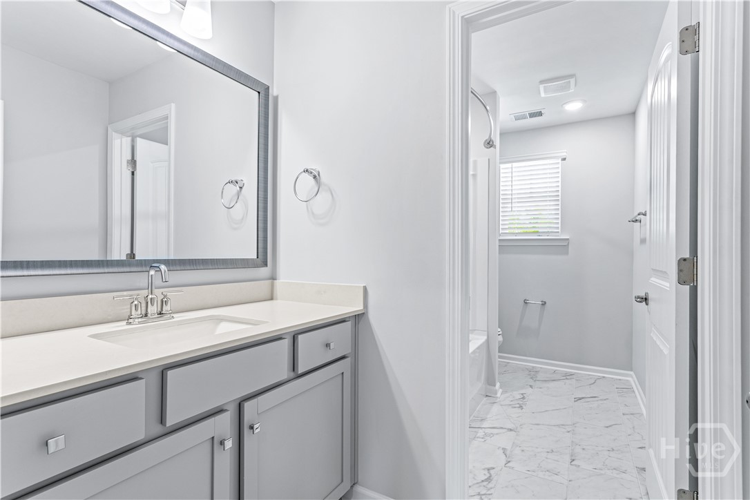 153 Como Drive Property Photo 16