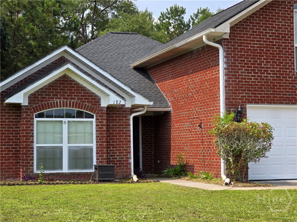 182 Gloucester Drive Property Photo 6