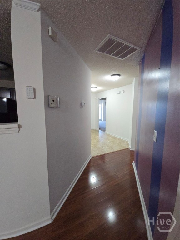 182 Gloucester Drive Property Photo 8