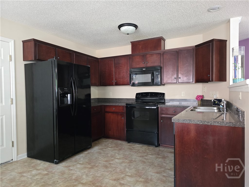 182 Gloucester Drive Property Photo 20