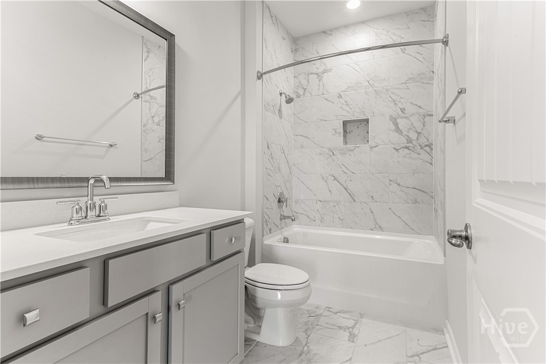 176 Champlain Drive Property Photo 6