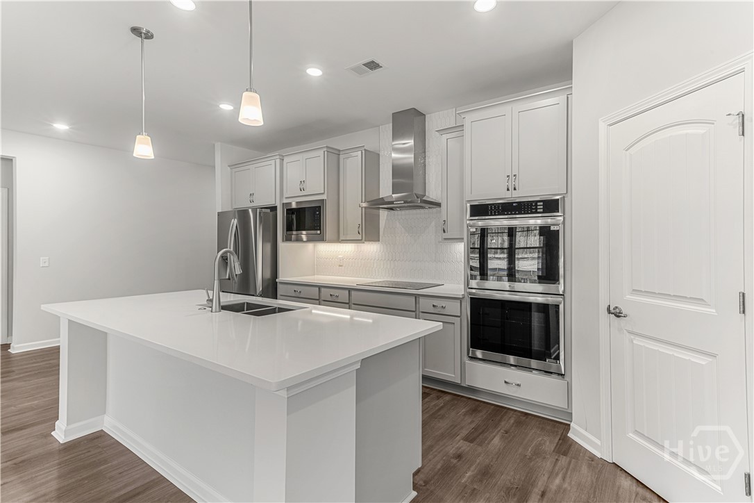 176 Champlain Drive Property Photo 8