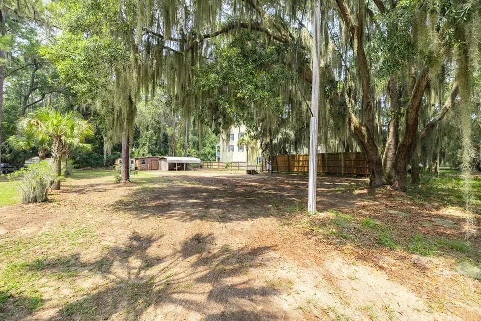 255 Oyster Point Drive Property Photo 1