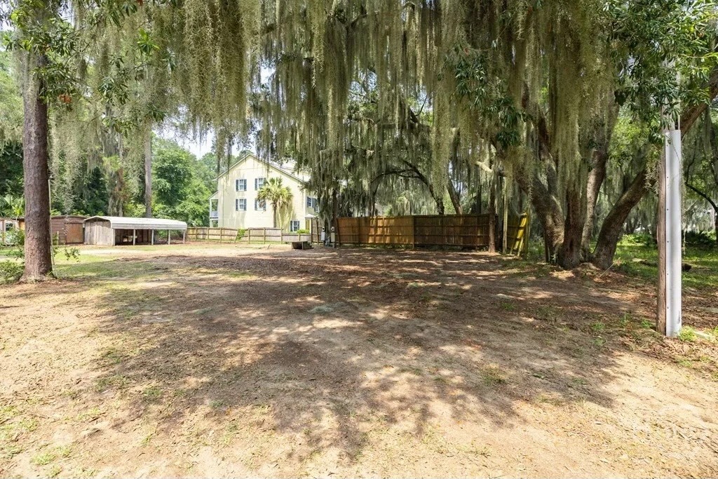 255 Oyster Point Drive Property Photo 2