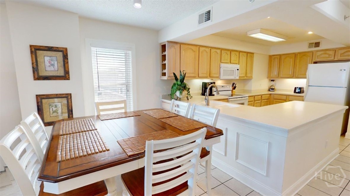 1609 Strand Avenue 306 Property Photo 4