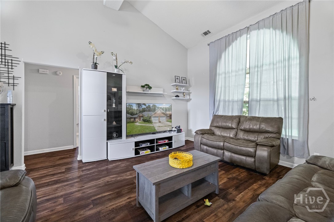 120 Dukes Way Property Photo 6