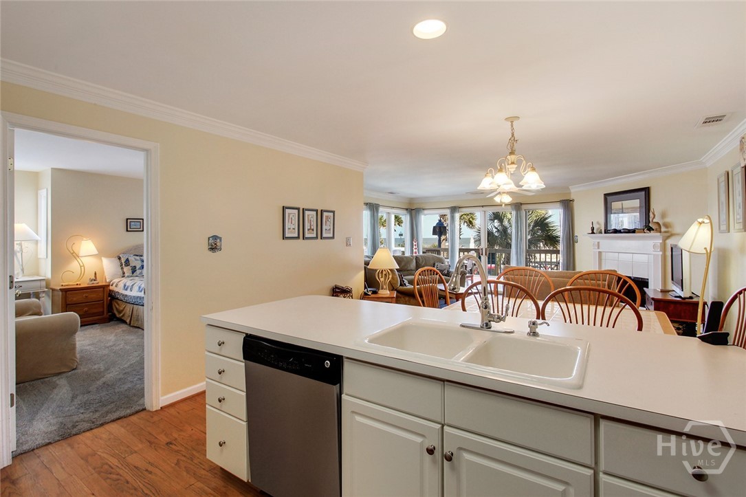 1701 Strand 8 Property Photo 7