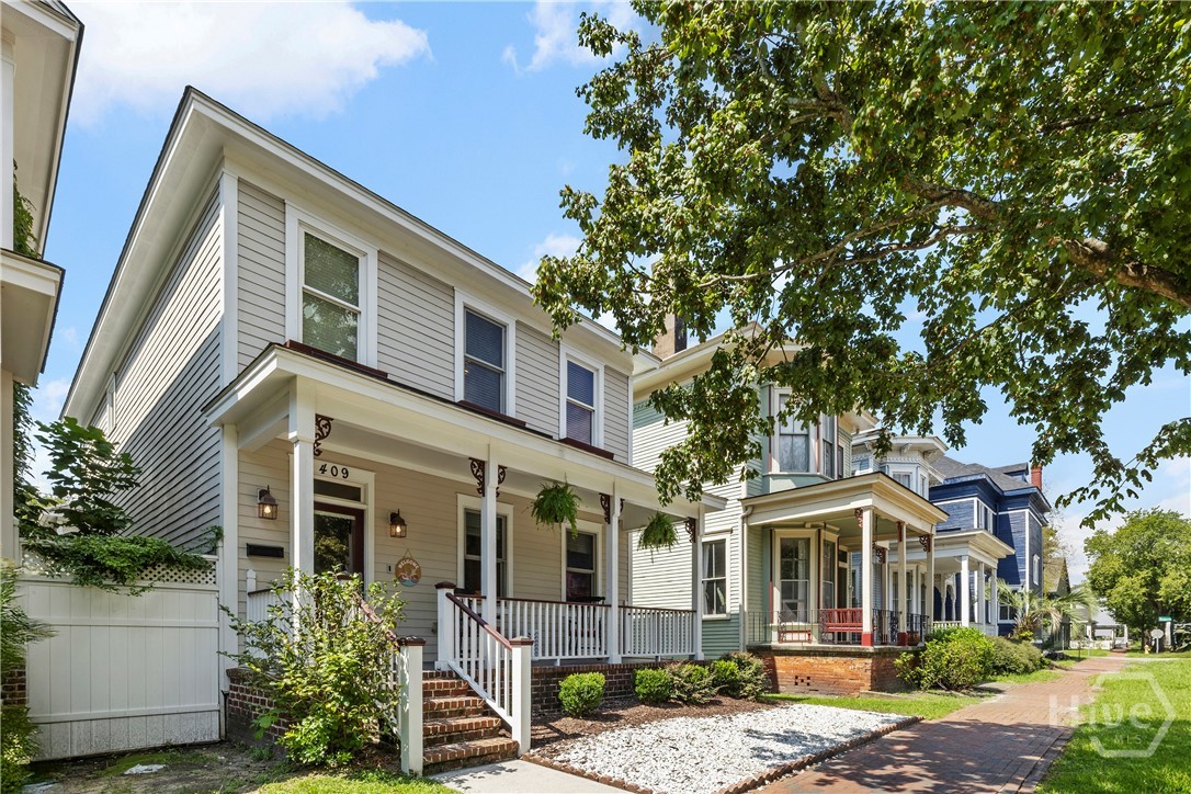 409 E Park Avenue Property Photo 1