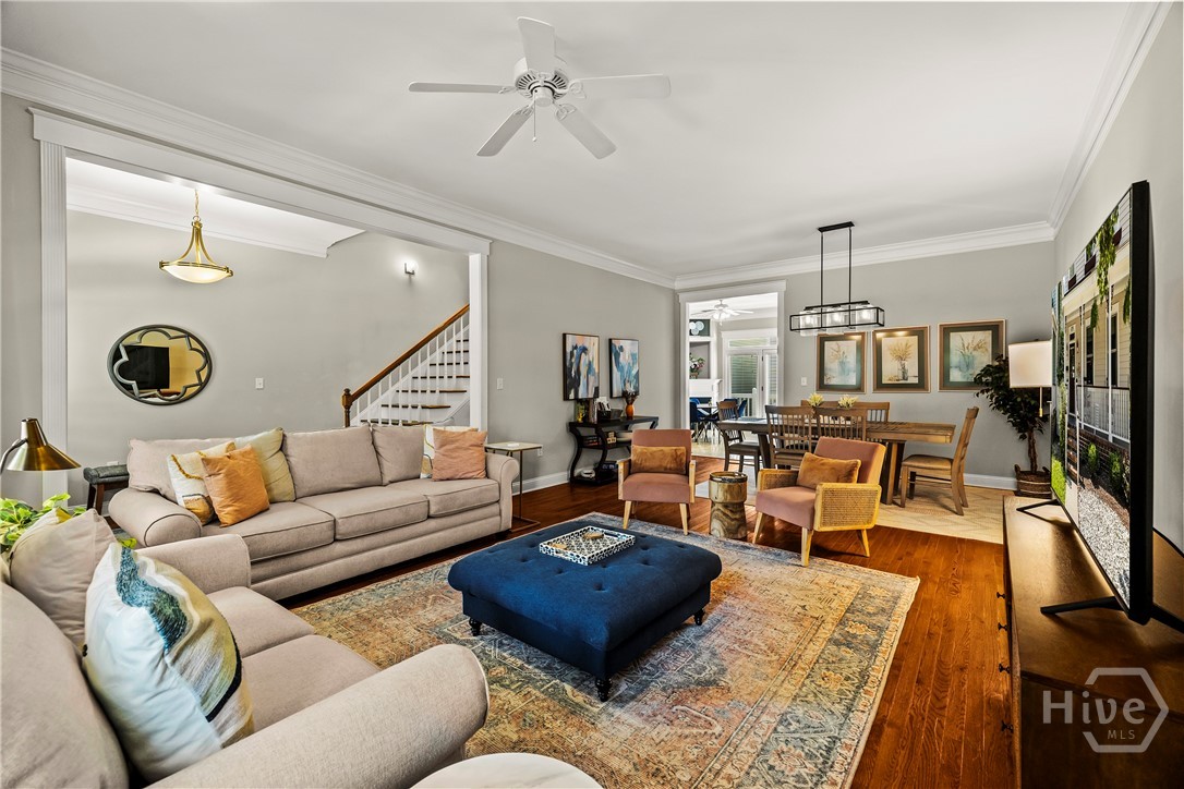 409 E Park Avenue Property Photo 6