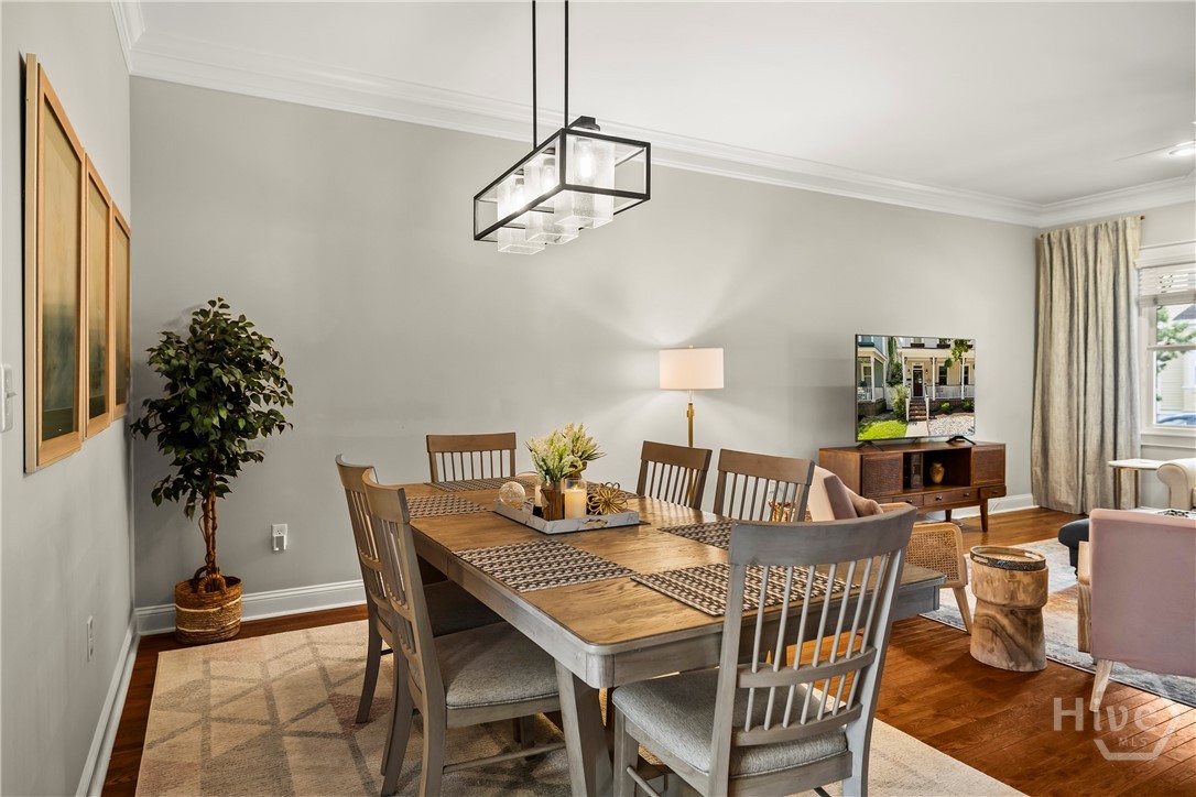 409 E Park Avenue Property Photo 10