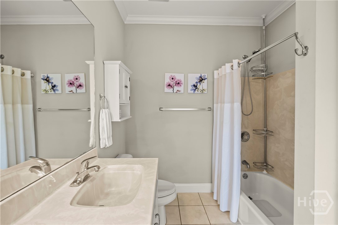 409 E Park Avenue Property Photo 17