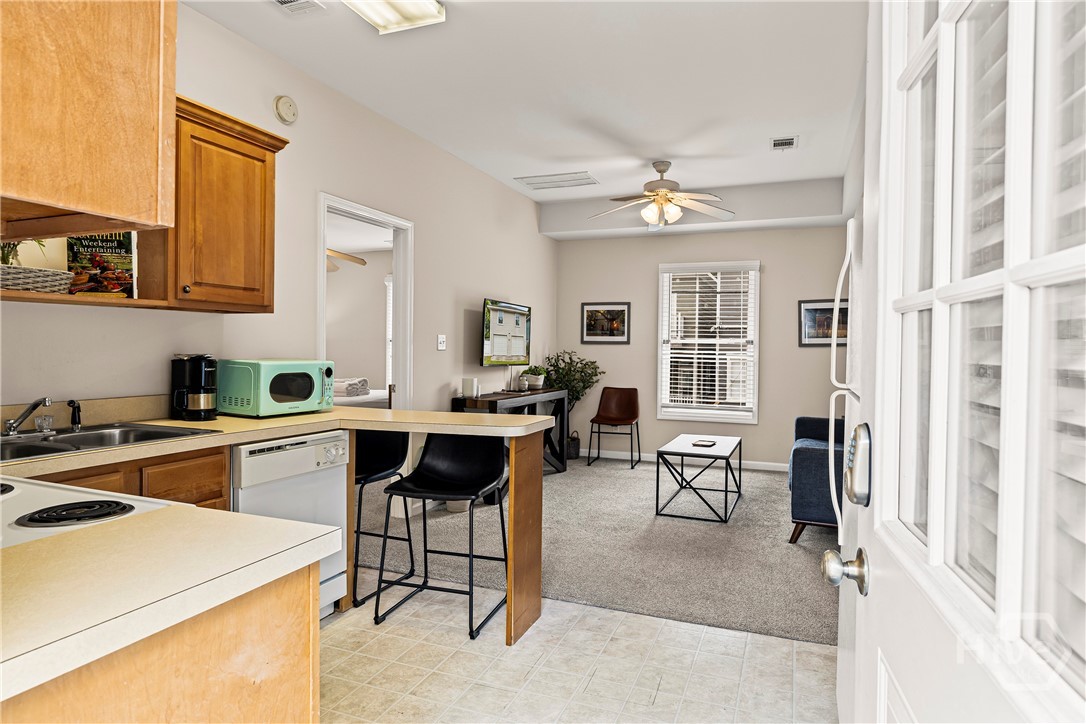 409 E Park Avenue Property Photo 29